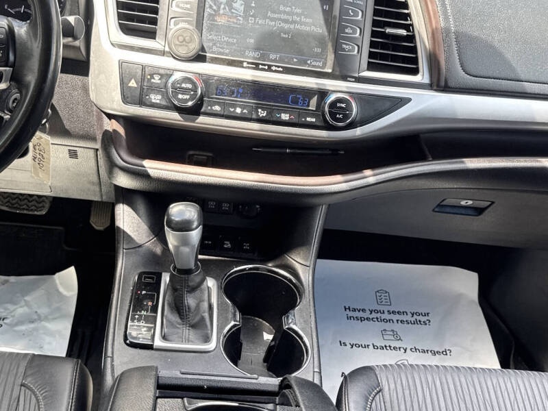 2017 Toyota Highlander LE Plus
