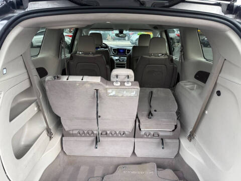 2017 Chrysler Pacifica Touring Plus