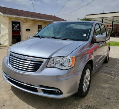 2013 Chrysler Town and Country for sale at Adan Auto Credit in Effingham IL