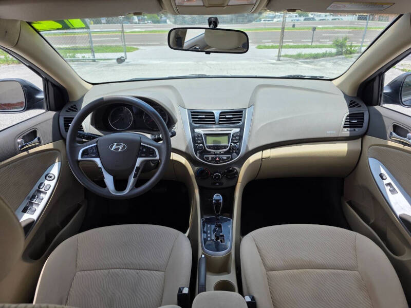 2012 Hyundai Accent GLS