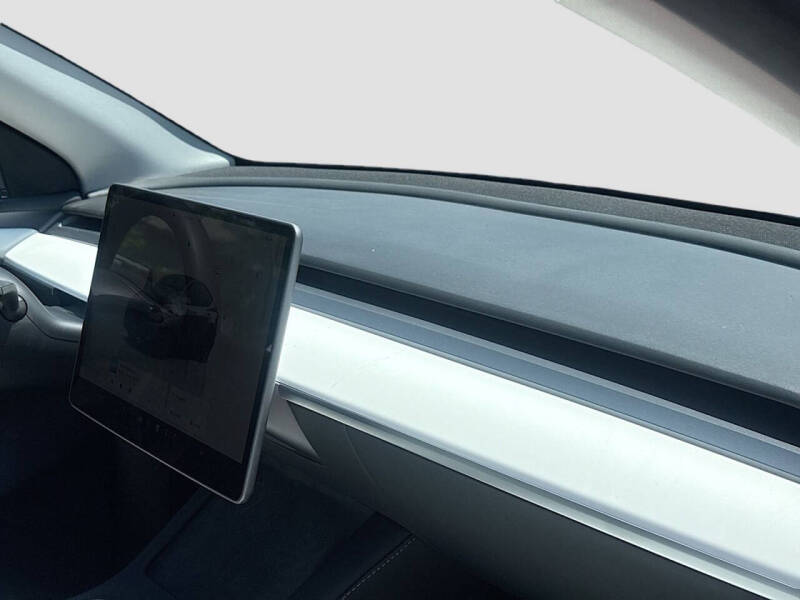 2025 Tesla Model Y Long Range