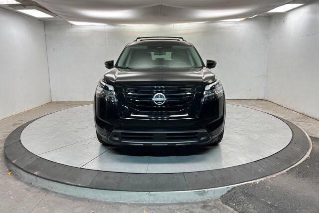 2022 Nissan Pathfinder SV