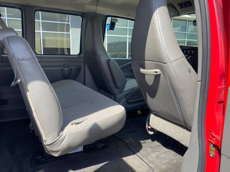 2017 Chevrolet Express LT 3500