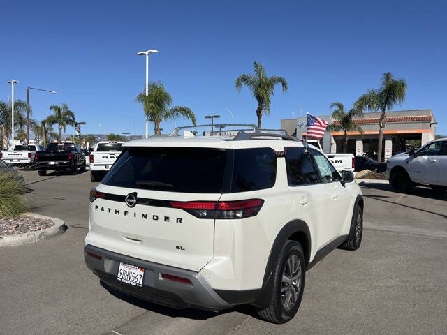 2022 Nissan Pathfinder SL