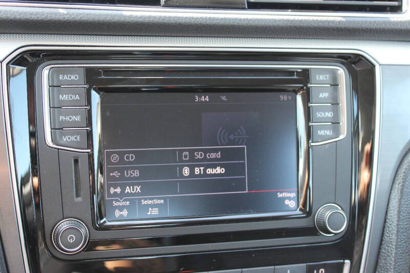 2018 Volkswagen Passat 2.0T R-Line