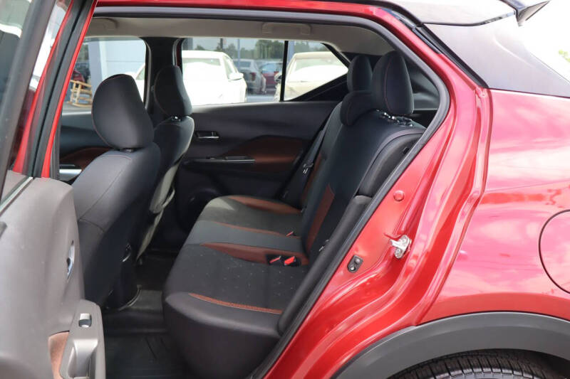 2020 Nissan Kicks SR