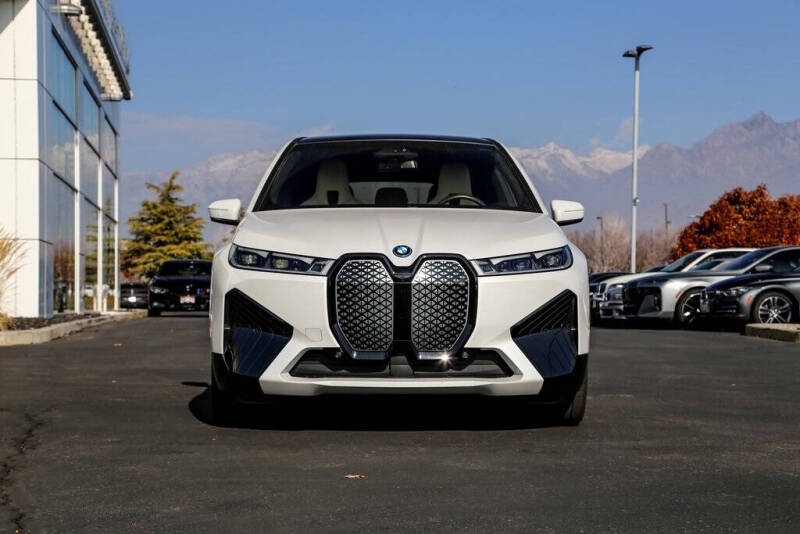 2025 BMW iX xDrive50