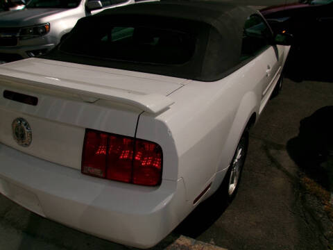 2006 Ford Mustang V6 Standard