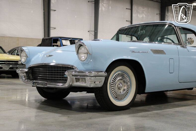 1957 Ford Thunderbird