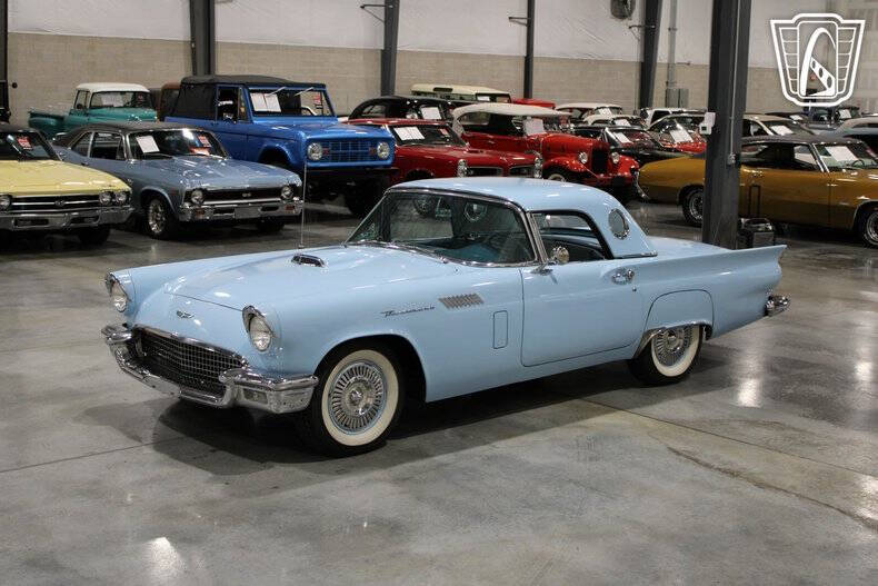 1957 Ford Thunderbird