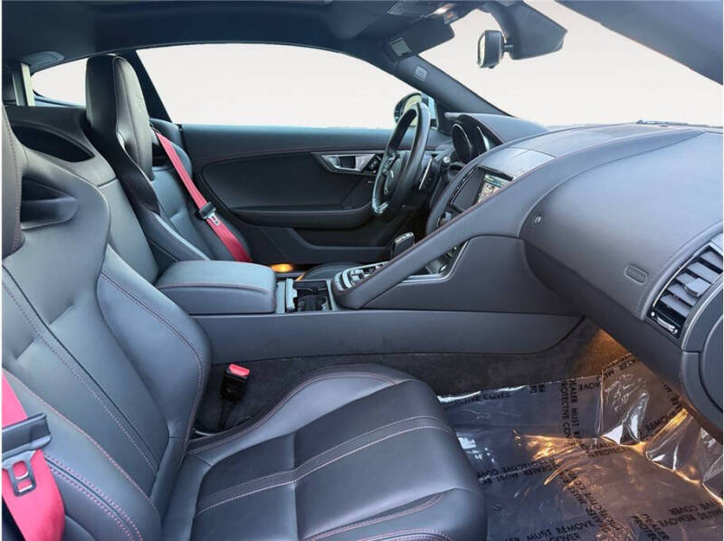 2017 Jaguar F-TYPE R