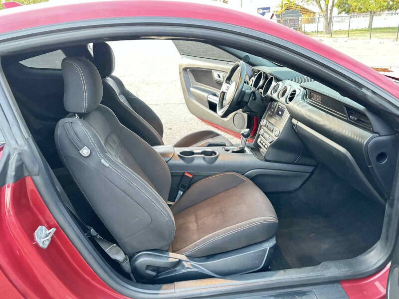 2021 Ford Mustang EcoBoost