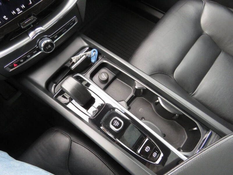 2023 Volvo XC60 B5 Core