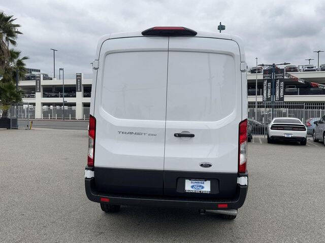 2025 Ford Transit 250