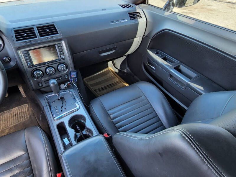 2014 Dodge Challenger R/T Plus
