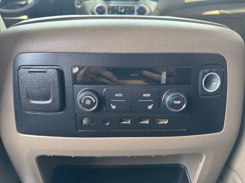 2017 GMC Yukon XL SLT