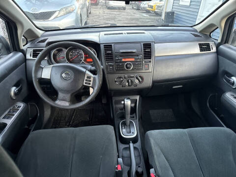 2011 Nissan Versa 1.8 S