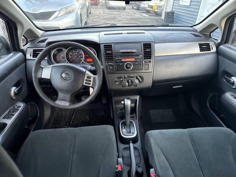 2011 Nissan Versa 1.8 S