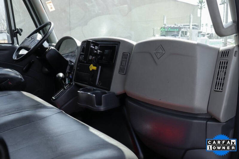 2018 International DuraStar 4300