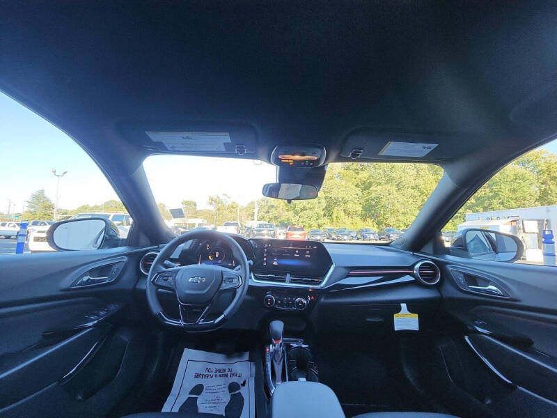 2025 Chevrolet Trax RS