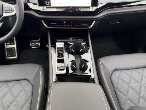 2026 Volkswagen Atlas Cross Sport SEL Premium R-Line 4Motion