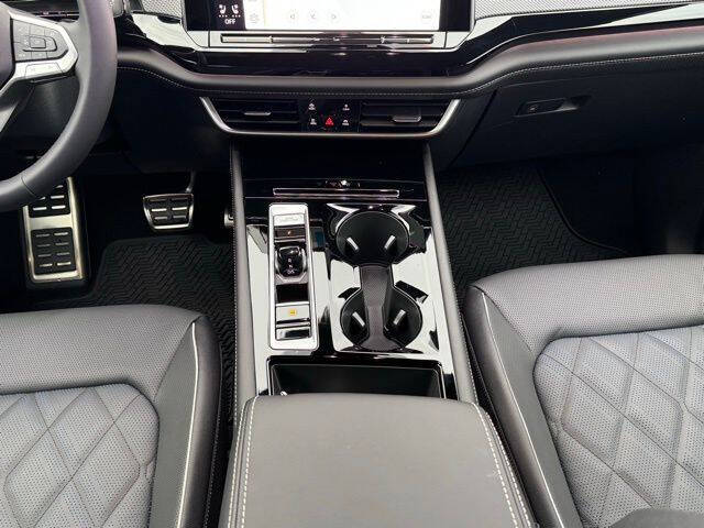 2026 Volkswagen Atlas Cross Sport SEL Premium R-Line 4Motion