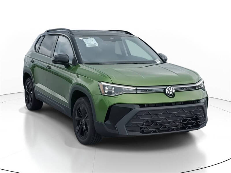2025 Volkswagen Taos SE Black
