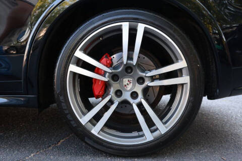 2013 Porsche Cayenne GTS