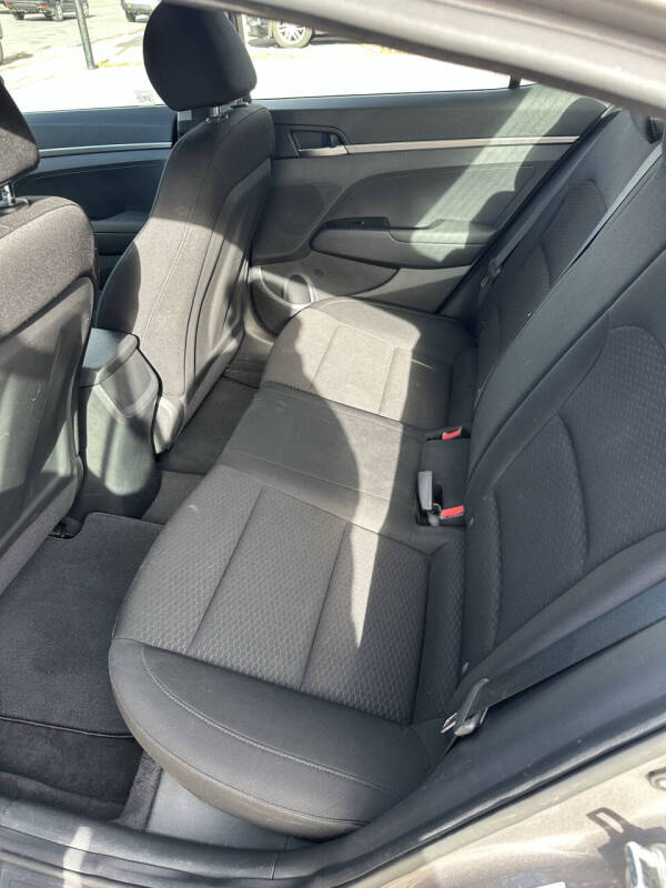 2020 Hyundai Elantra SE