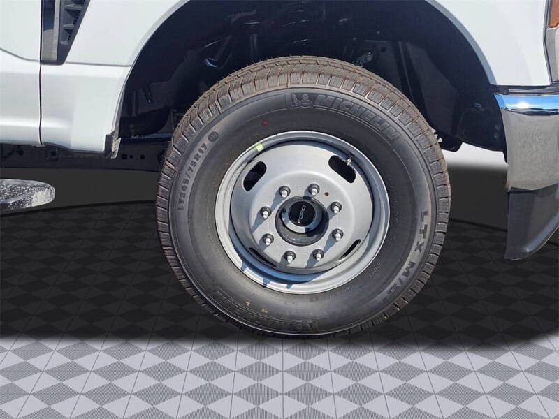 2025 Ford F-350 Super Duty XL