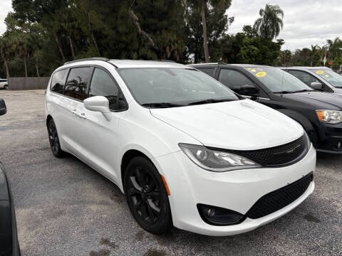 2018 Chrysler Pacifica Touring L