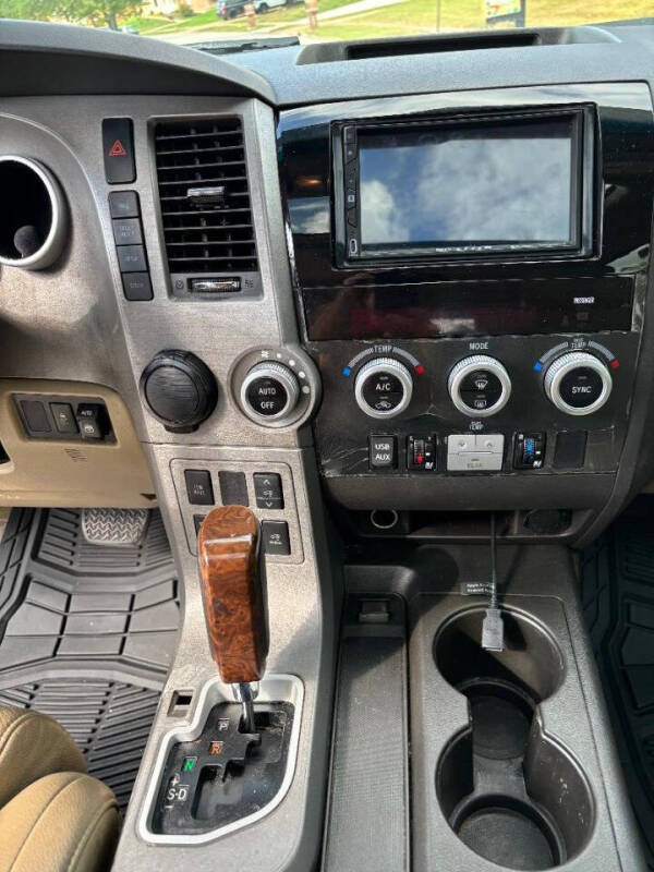 2010 Toyota Sequoia Platinum