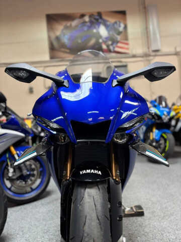 2025 Yamaha YZF-R1