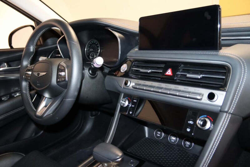 2025 Genesis G70