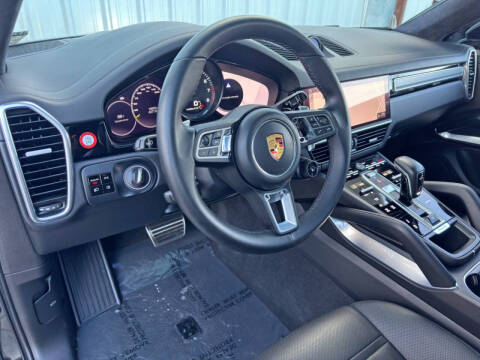 2021 Porsche Cayenne Turbo S E-Hybrid Coupe