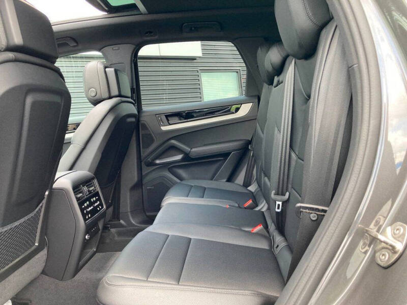 2025 Porsche Cayenne E-Hybrid