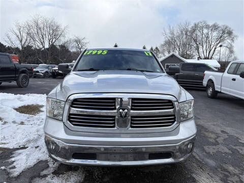 2017 RAM 1500 SLT