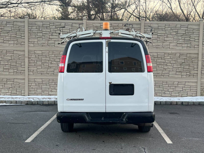 2008 Chevrolet Express Cargo Work Van photo 6