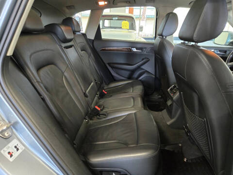 2011 Audi Q5 2.0T quattro Premium Plus