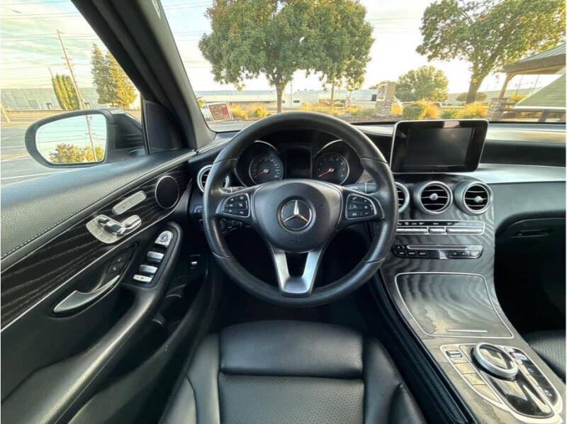 2017 Mercedes-Benz GLC GLC 300