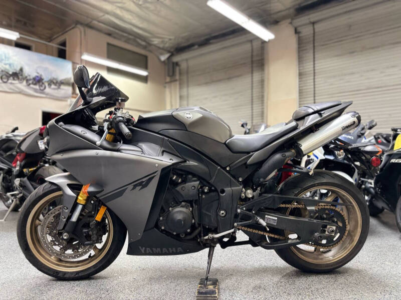 2014 Yamaha YZF-R1
