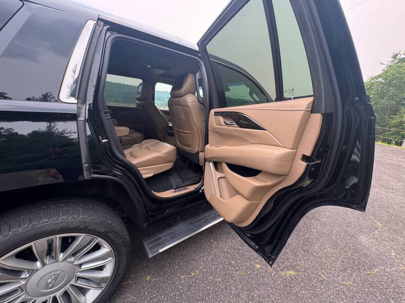 2019 Cadillac Escalade Platinum