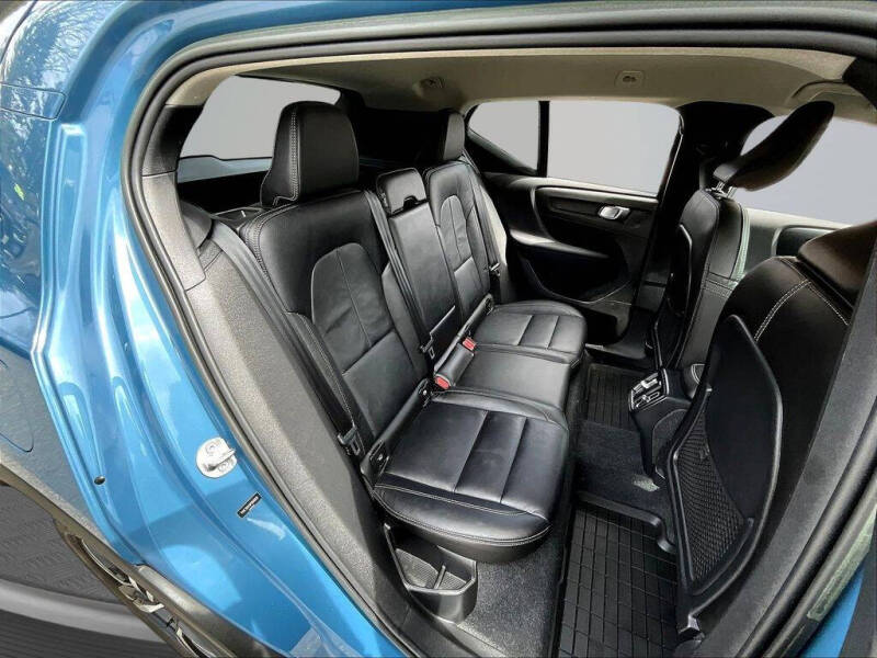 2023 Volvo XC40 B5 Core