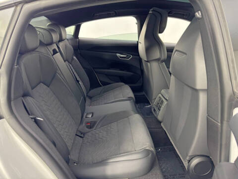 2022 Audi e-tron GT quattro Premium Plus