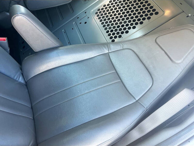 2023 GMC Savana 2500