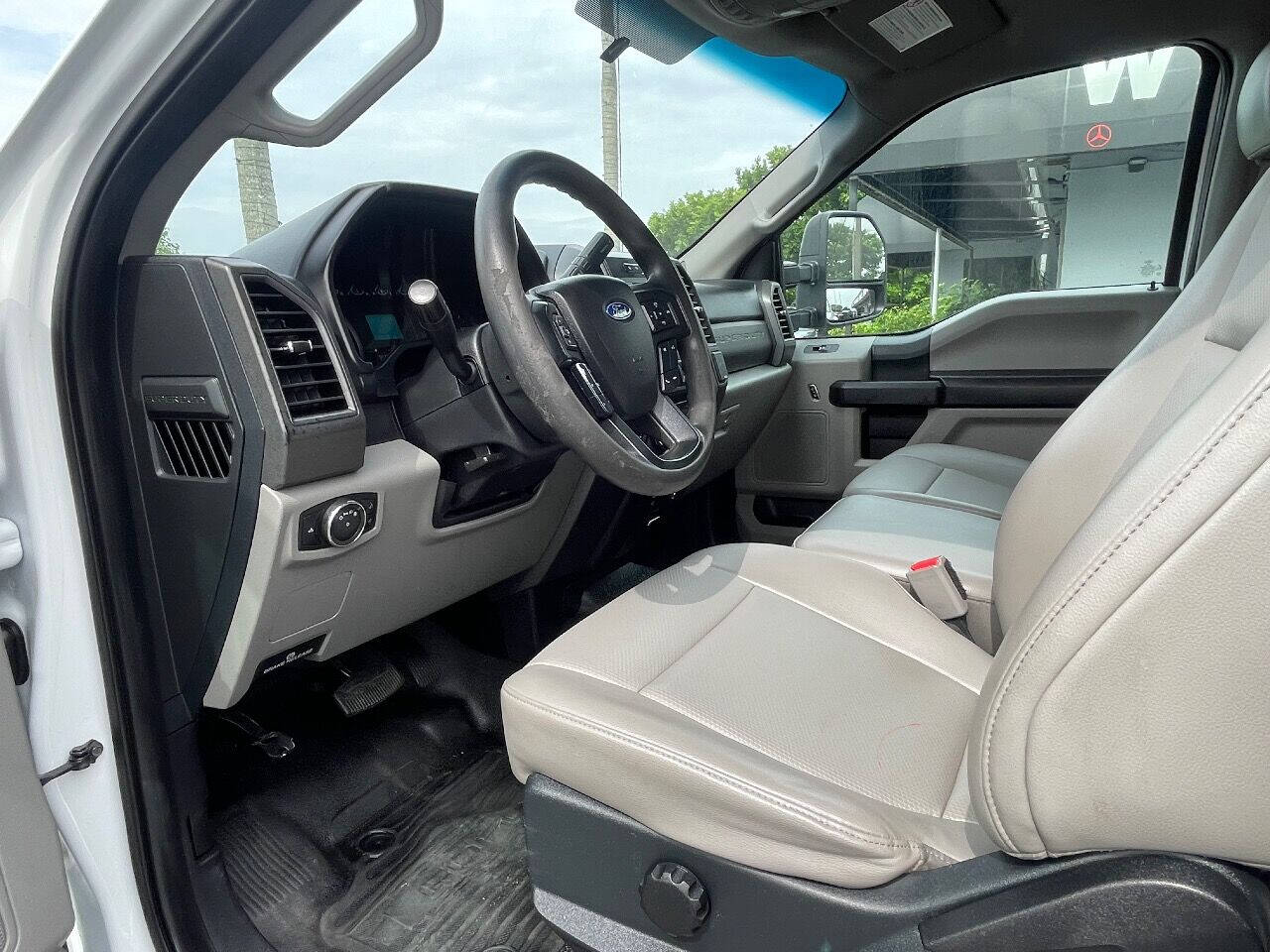 2017 FORD F-350 Pickup - $31,900
