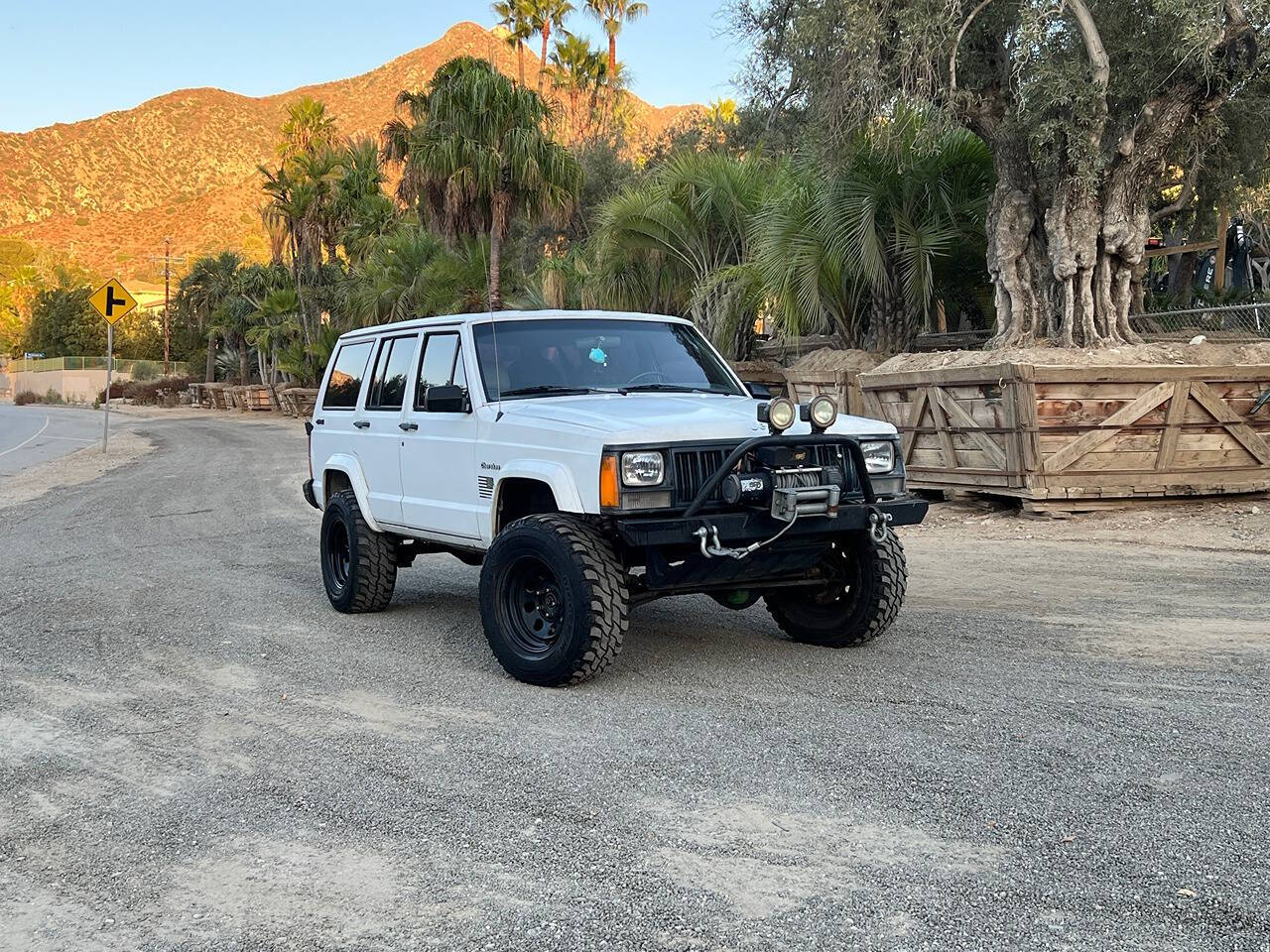 1992 Jeep Cherokee for sale at R&G Auto Sales in Tujunga, CA