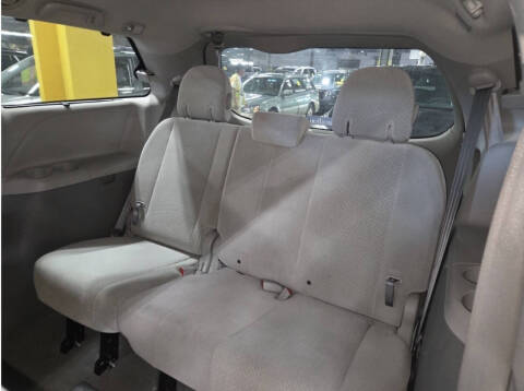 2011 Toyota Sienna LE 7-Passenger