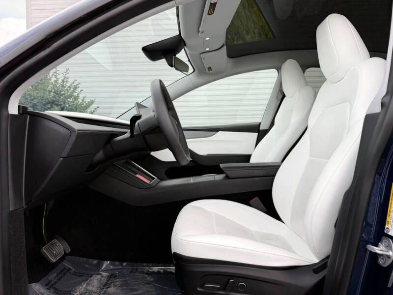 2026 Tesla Model Y Premium