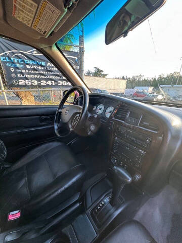 2002 Nissan Pathfinder LE